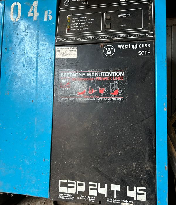 Chargeurs de batteries de traction pour elevateurs , transpalettes , gerbeurs electriques - معدات صناعية: صورة 4 Chargeurs de batteries de traction pour elevateurs , transpalettes , gerbeurs electriques - معدات صناعية: صورة 4