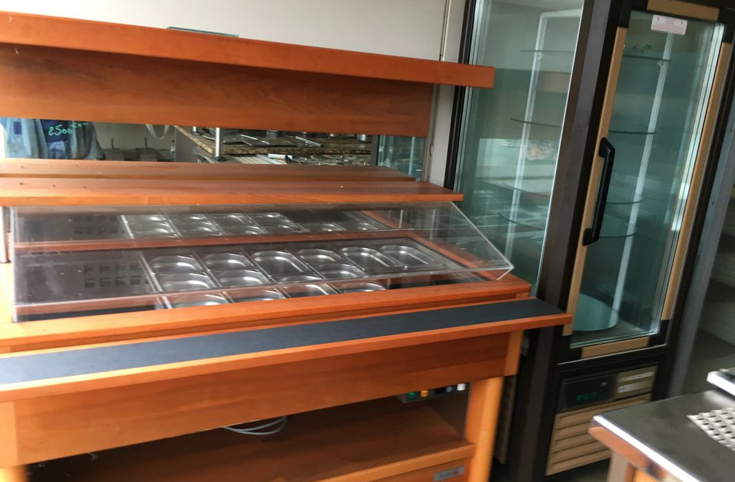 Tour refrigere Gastro ou 600x400 Armoires froides Self de presentation Table de decoupe refrigeree - آلة الغذاء: صورة 2 Tour refrigere Gastro ou 600x400 Armoires froides Self de presentation Table de decoupe refrigeree - آلة الغذاء: صورة 2