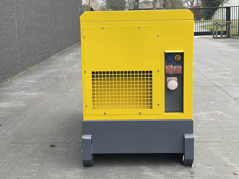 Atlas-Copco QAS 100 - مجموعة المولدات: صورة 3 Atlas-Copco QAS 100 - مجموعة المولدات: صورة 3