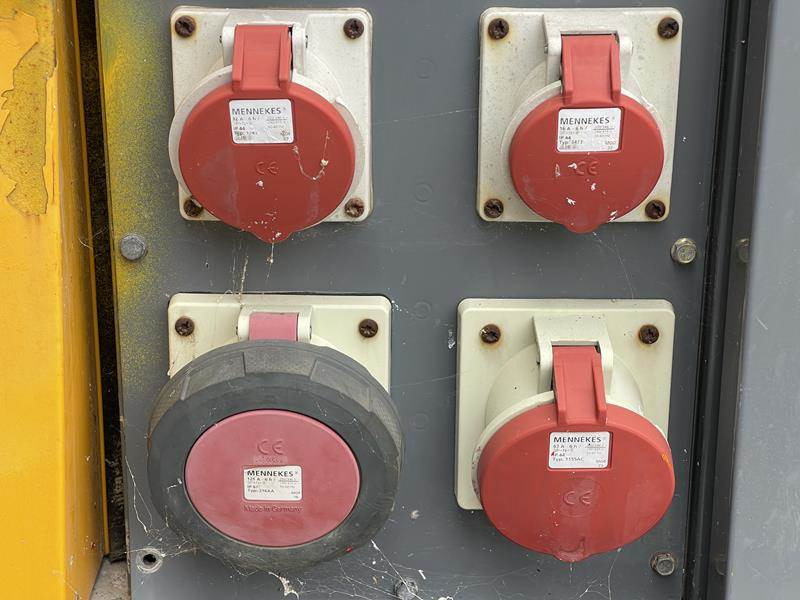 SDMO R 110 C 3 - مجموعة المولدات: صورة 5 SDMO R 110 C 3 - مجموعة المولدات: صورة 5