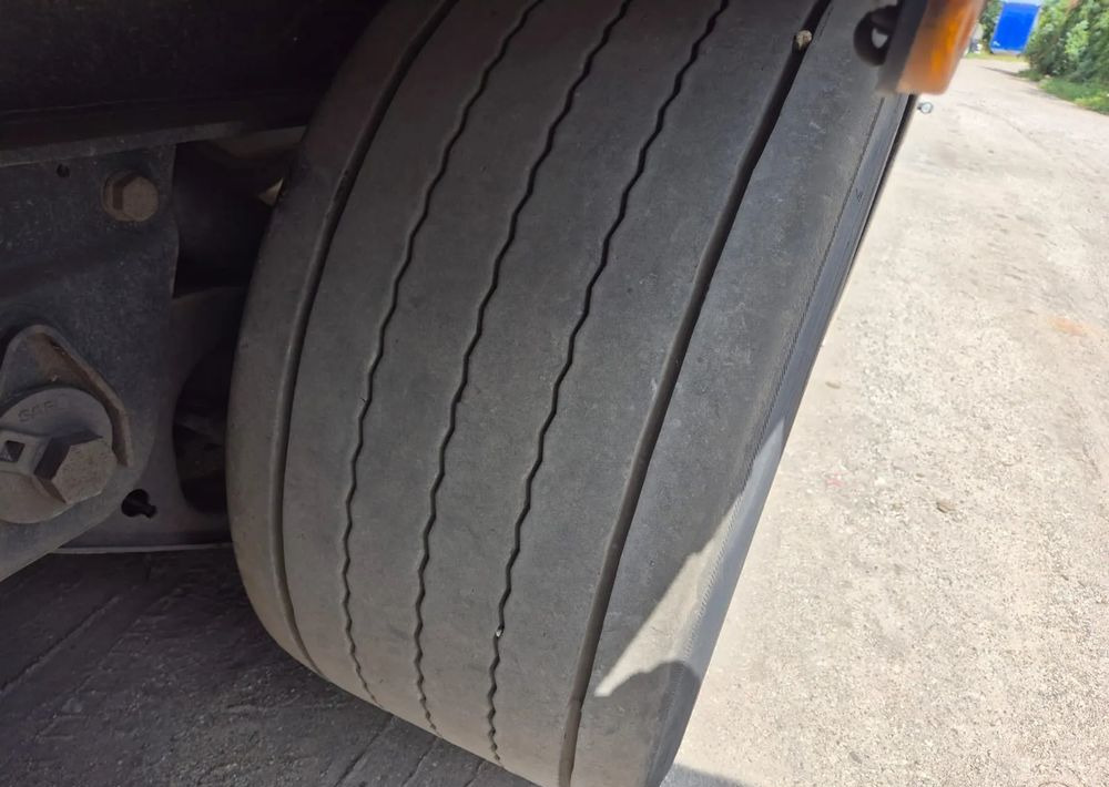 Fliegl Tandem 3 osie - مقطورة ستارة جانبية: صورة 5 Fliegl Tandem 3 osie - مقطورة ستارة جانبية: صورة 5