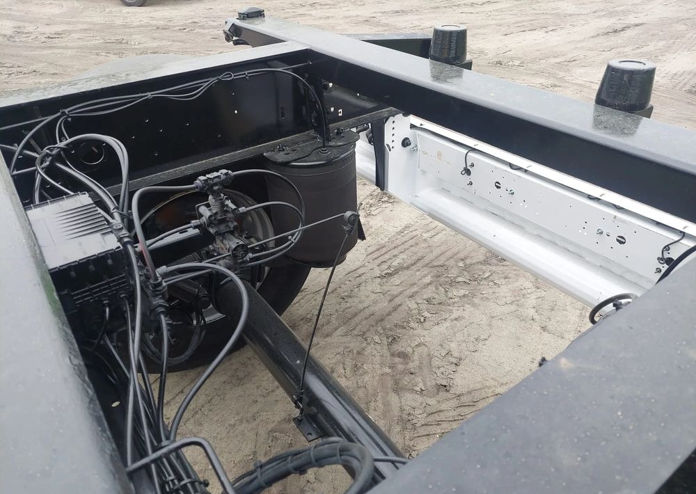 مقطورة نقل الحاويات Krone: صورة 12 مقطورة نقل الحاويات Krone: صورة 12