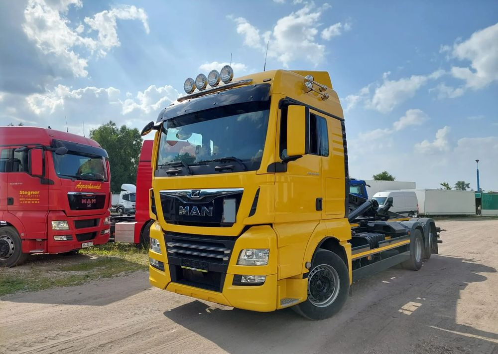 MAN TGX 26-500 Hakowiec oś skrętna - شاحنة ذات خطاف: صورة 2 MAN TGX 26-500 Hakowiec oś skrętna - شاحنة ذات خطاف: صورة 2