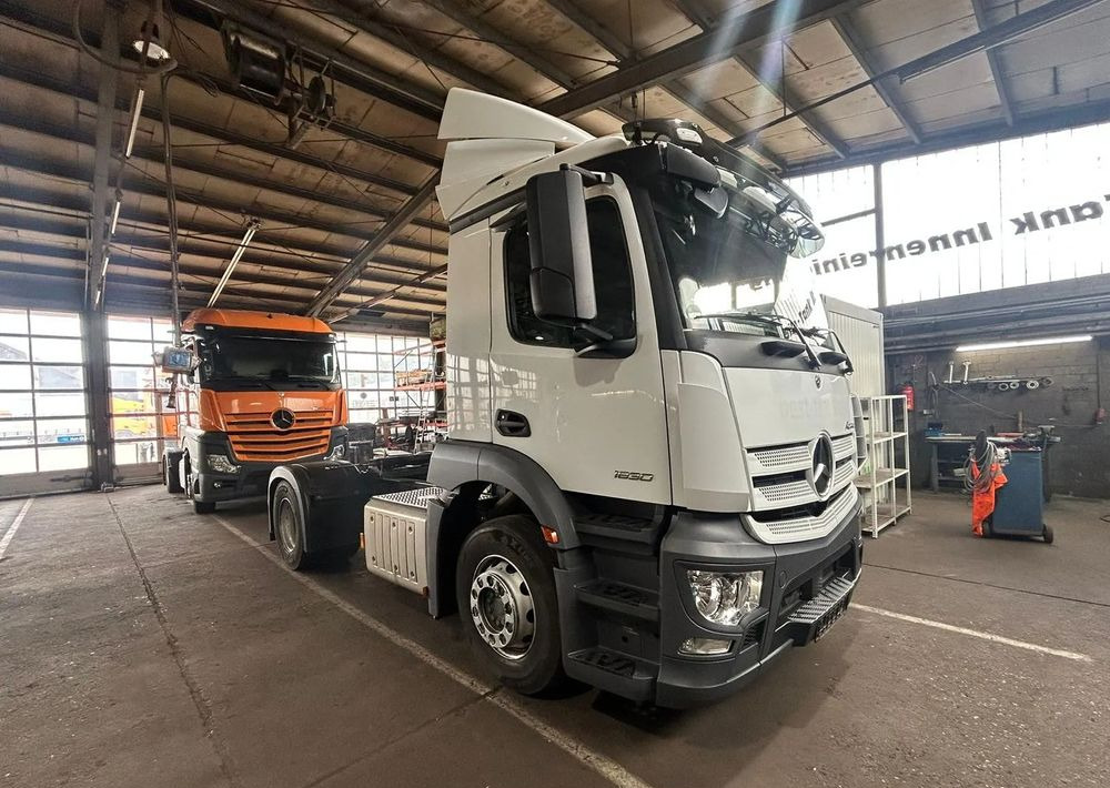 Mercedes-Benz Actros 1830 nadaje się do nauki jazdy Euro 6 - وحدة جر: صورة 1 Mercedes-Benz Actros 1830 nadaje się do nauki jazdy Euro 6 - وحدة جر: صورة 1