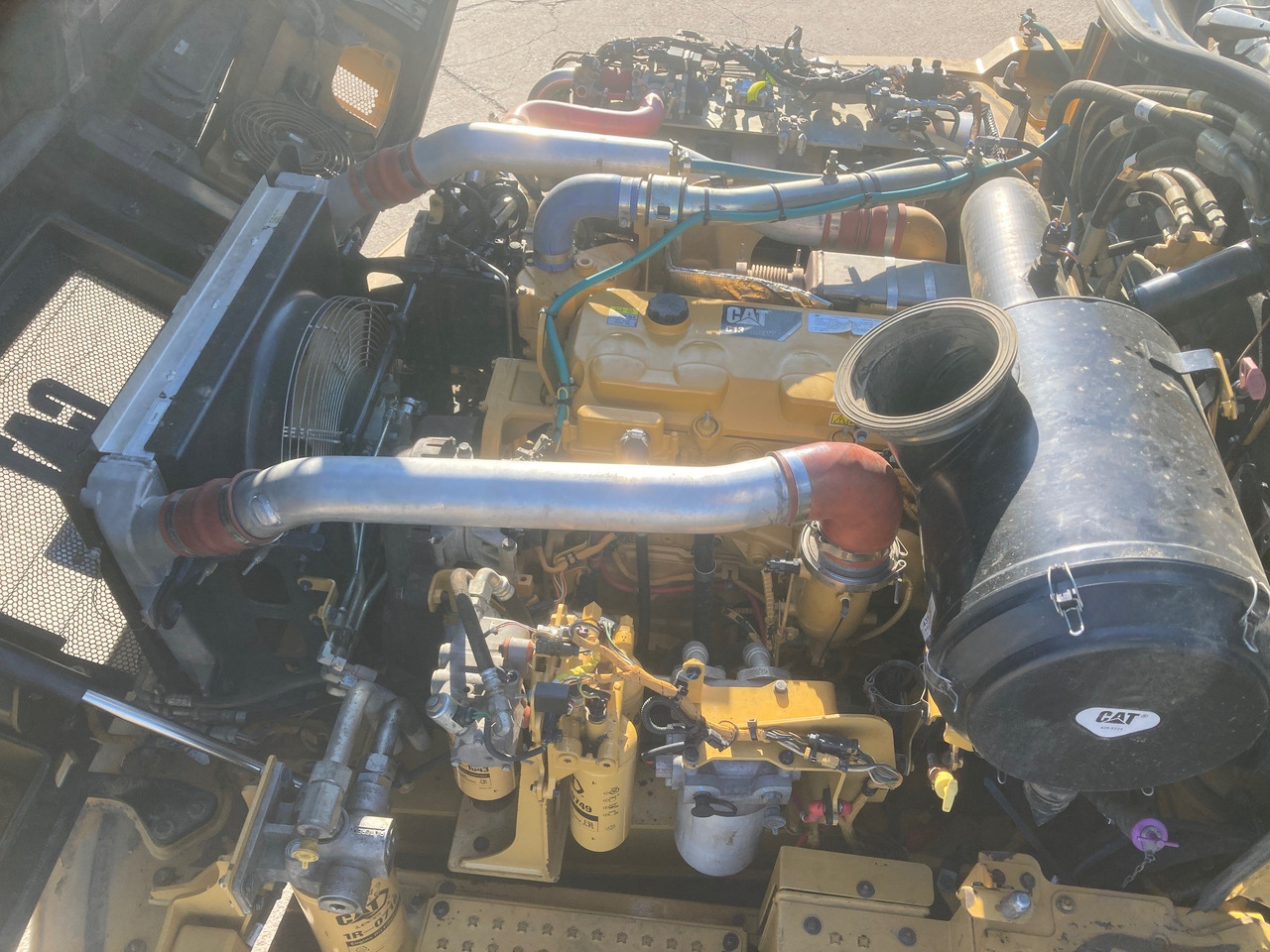 شاحنة قلاب مفصلية CATERPILLAR 730C: صورة 7