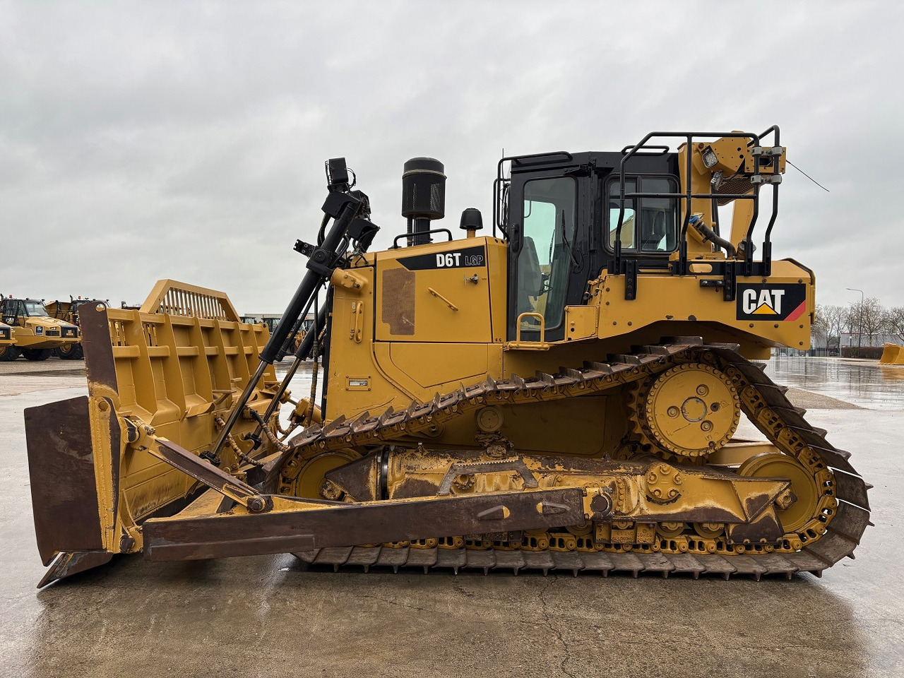 CATERPILLAR D6T LGP - جرافة: صورة 2 CATERPILLAR D6T LGP - جرافة: صورة 2