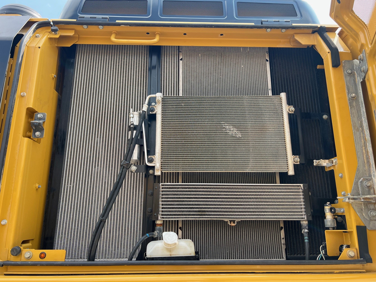 معالج النفايات CATERPILLAR MH336F: صورة 7