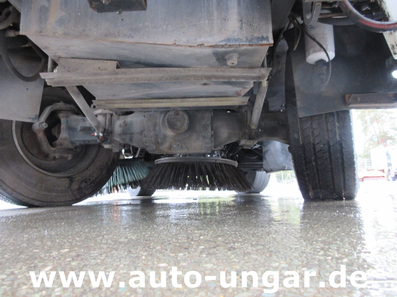 Aebi MFH 5500 Baujahr 2012 Euro 5 Kehrmaschine mit Hochentleerung - سياره كنس شوارع: صورة 5 Aebi MFH 5500 Baujahr 2012 Euro 5 Kehrmaschine mit Hochentleerung - سياره كنس شوارع: صورة 5