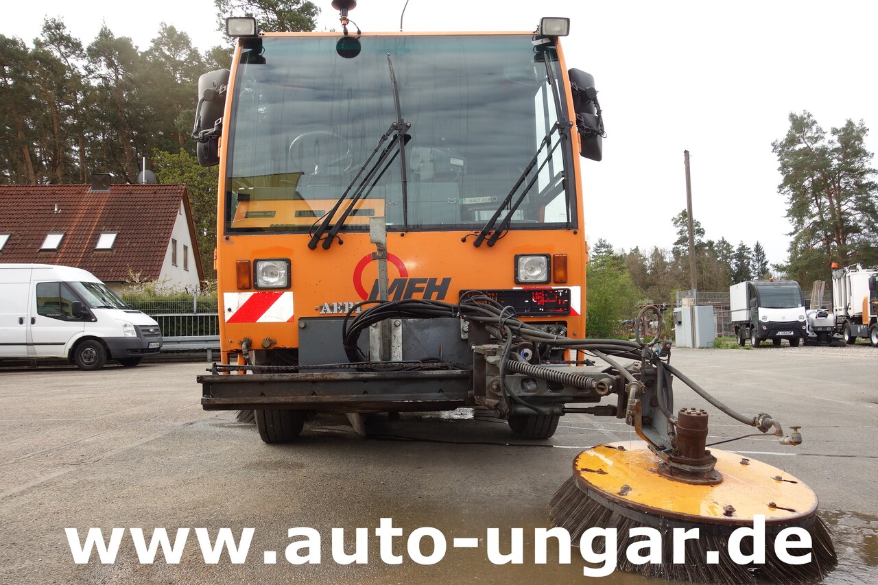 Aebi Schmidt MFH 5000 Kehrmaschine 4-Rad Lenkung Wildkrautbesen - سياره كنس شوارع: صورة 2 Aebi Schmidt MFH 5000 Kehrmaschine 4-Rad Lenkung Wildkrautbesen - سياره كنس شوارع: صورة 2