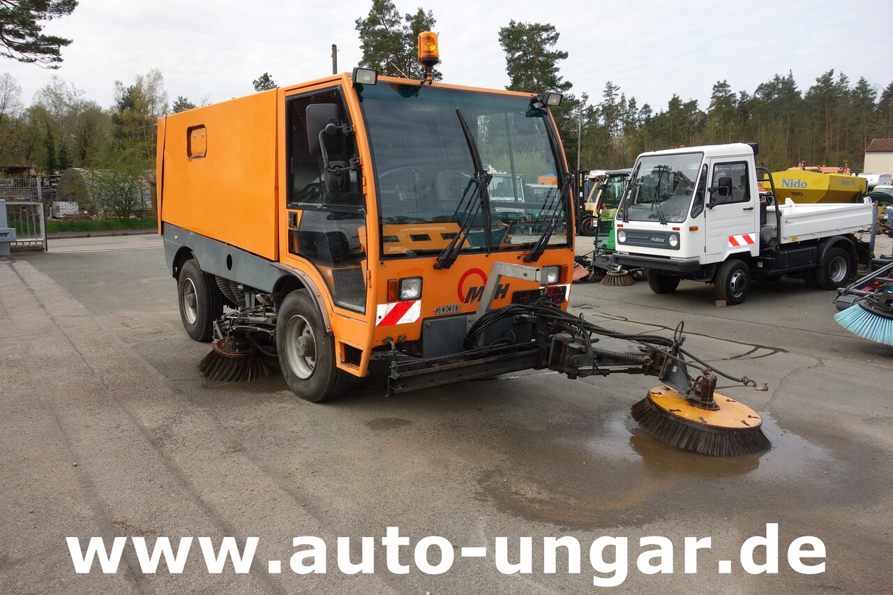 Aebi Schmidt MFH 5000 Kehrmaschine 4-Rad Lenkung Wildkrautbesen - سياره كنس شوارع: صورة 1 Aebi Schmidt MFH 5000 Kehrmaschine 4-Rad Lenkung Wildkrautbesen - سياره كنس شوارع: صورة 1