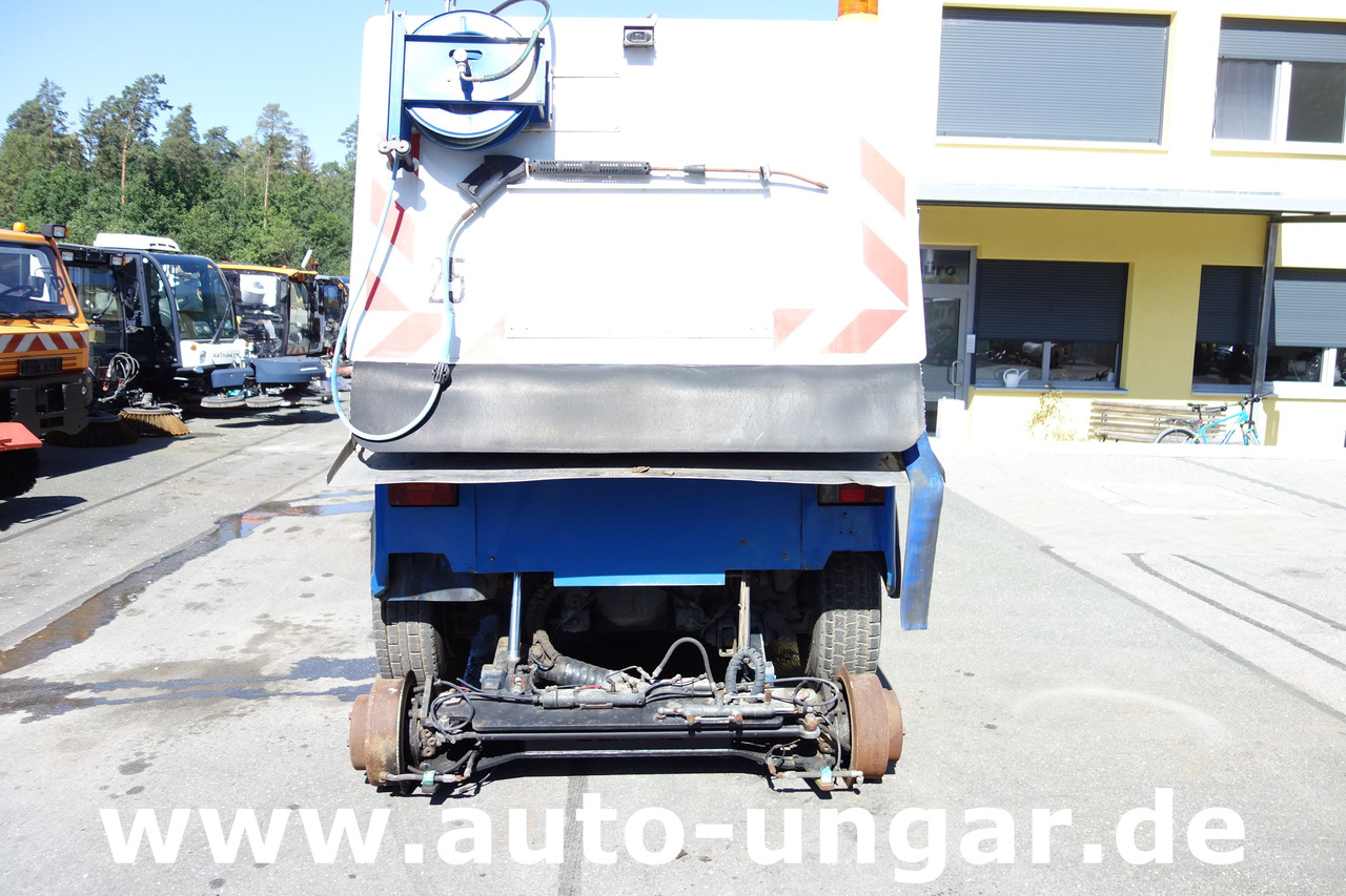 BUCHER CityCat CC5000 Schienenreiniger Kehrmaschine RailRoad Zweiweg - سياره كنس شوارع: صورة 4 BUCHER CityCat CC5000 Schienenreiniger Kehrmaschine RailRoad Zweiweg - سياره كنس شوارع: صورة 4