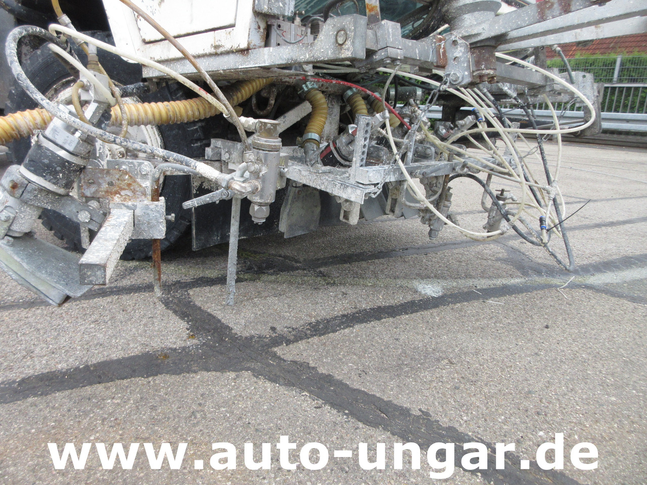 Euroliners Trassar Bagheera Markiermaschine Roadmarking Straßenmarkierung - آلة أسفلت: صورة 4 Euroliners Trassar Bagheera Markiermaschine Roadmarking Straßenmarkierung - آلة أسفلت: صورة 4