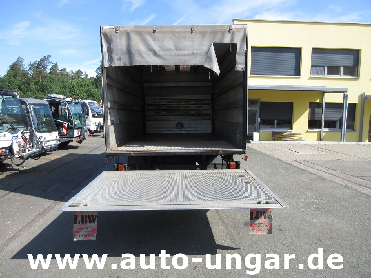 شاحنة ستارة جانبية Ford Transit 90T350 Tourneo 3.500kg Pritsche & Plane Dautel LBW AHK: صورة 10 شاحنة ستارة جانبية Ford Transit 90T350 Tourneo 3.500kg Pritsche & Plane Dautel LBW AHK: صورة 10