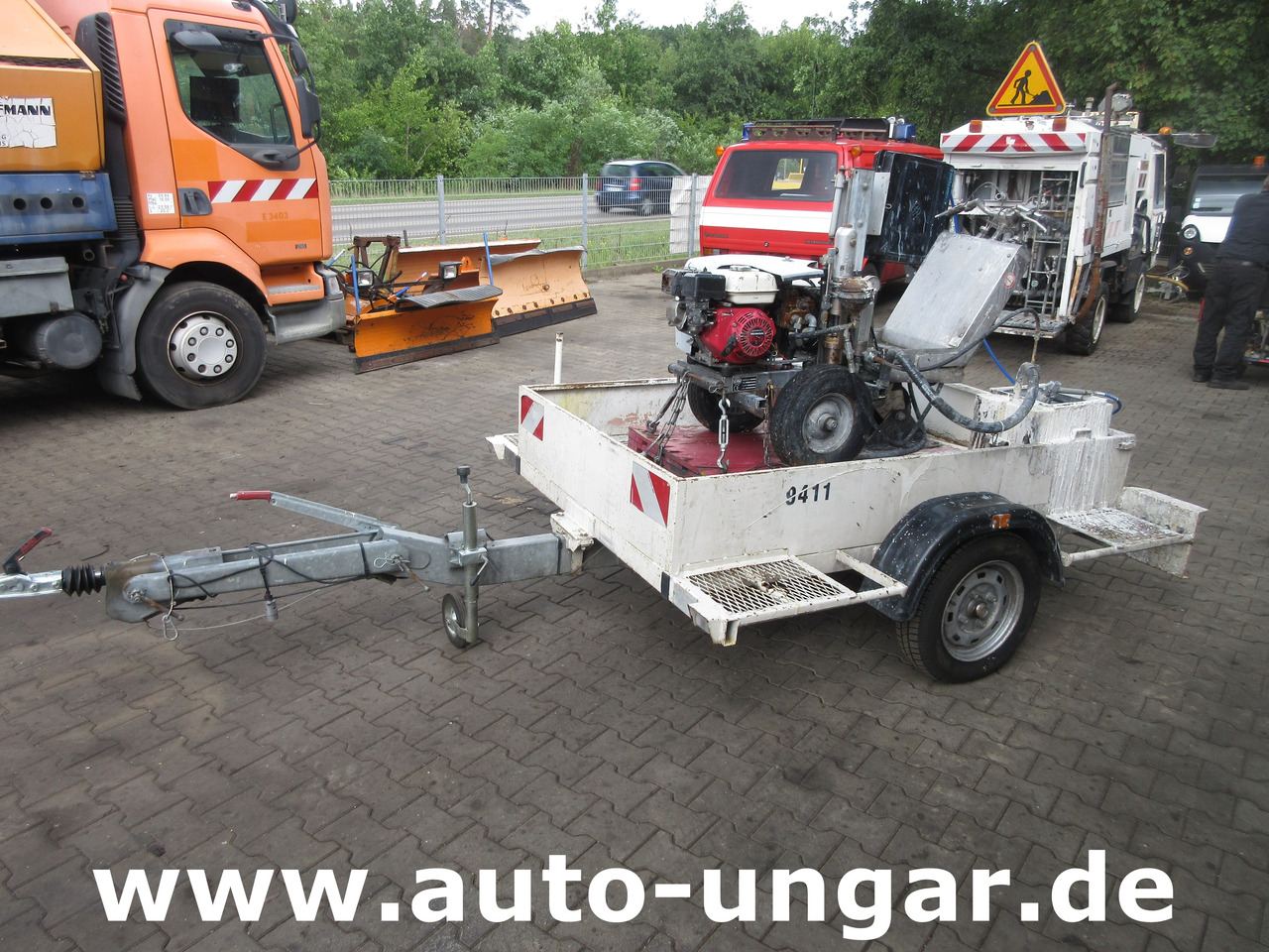 Graco Zebra 5 Airless Traceuse Markiermaschine Roadmarking Machine mit Trailer Hofmann - آلة أسفلت: صورة 1 Graco Zebra 5 Airless Traceuse Markiermaschine Roadmarking Machine mit Trailer Hofmann - آلة أسفلت: صورة 1