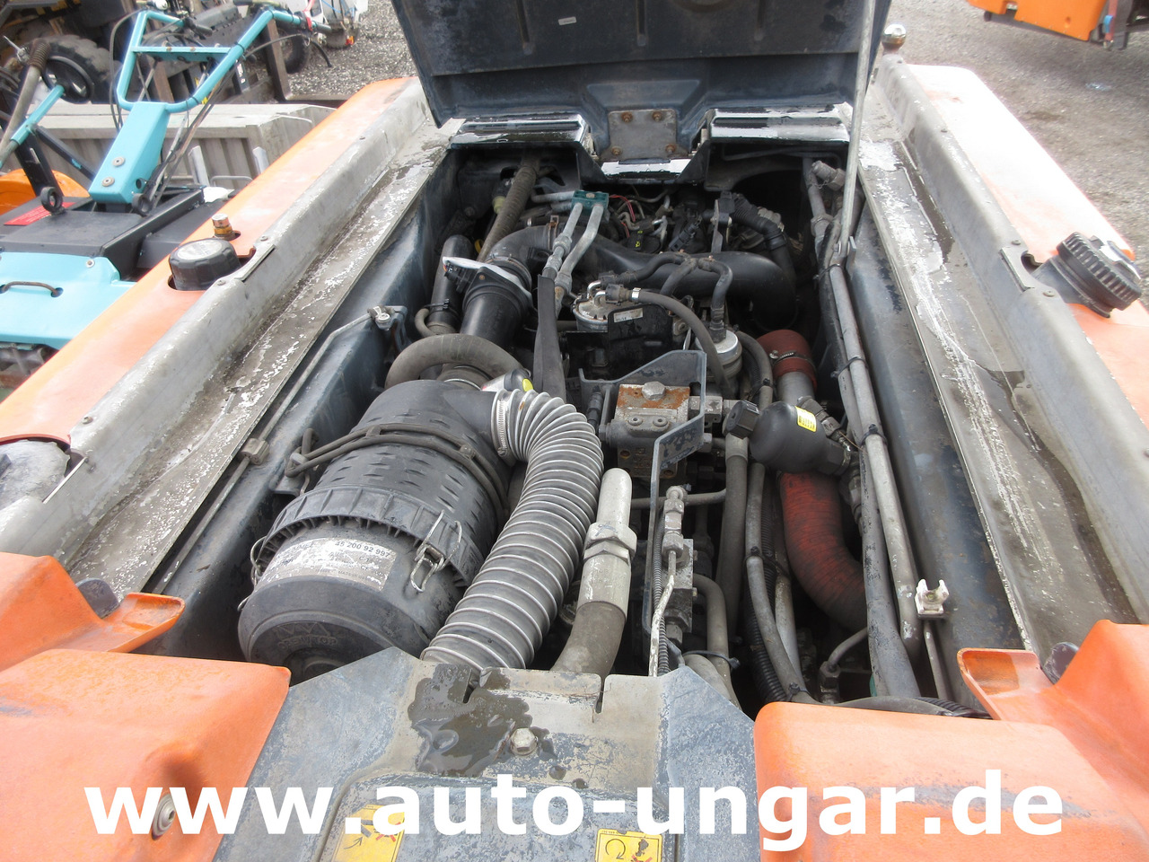 سياره كنس شوارع Hako CM 1600 Kehrmaschine 4x4 Baujahr 2018 3 Besen MOTORSCHADEN: صورة 20 سياره كنس شوارع Hako CM 1600 Kehrmaschine 4x4 Baujahr 2018 3 Besen MOTORSCHADEN: صورة 20