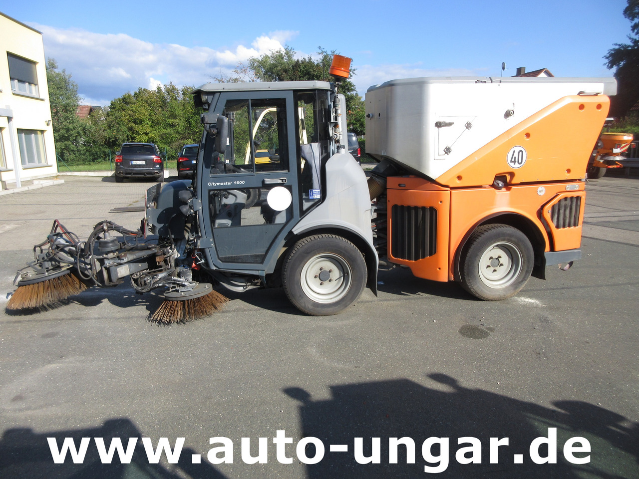 Hako CM 1600 Kehrmaschine 4x4 Baujahr 2018 3 Besen MOTORSCHADEN - سياره كنس شوارع: صورة 4 Hako CM 1600 Kehrmaschine 4x4 Baujahr 2018 3 Besen MOTORSCHADEN - سياره كنس شوارع: صورة 4