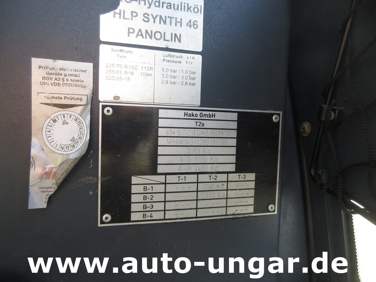 سياره كنس شوارع Hako CM 1600 Kehrmaschine 4x4 Baujahr 2018 3 Besen MOTORSCHADEN: صورة 15 سياره كنس شوارع Hako CM 1600 Kehrmaschine 4x4 Baujahr 2018 3 Besen MOTORSCHADEN: صورة 15