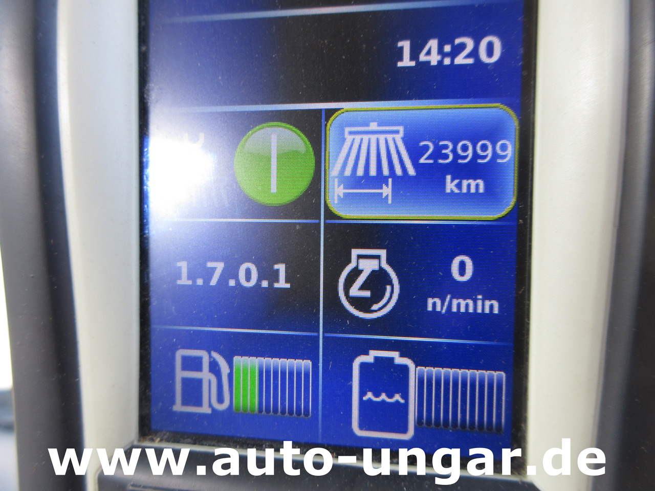 سياره كنس شوارع Hako CM 1600 Kehrmaschine 4x4 Baujahr 2018 3 Besen MOTORSCHADEN: صورة 30 سياره كنس شوارع Hako CM 1600 Kehrmaschine 4x4 Baujahr 2018 3 Besen MOTORSCHADEN: صورة 30