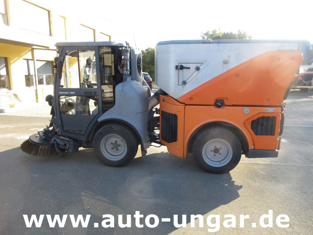 Hako CityMaster CM 1600 Kehrmaschine Knicklenkung Allrad Kommunalfahrzeug - سياره كنس شوارع: صورة 4 Hako CityMaster CM 1600 Kehrmaschine Knicklenkung Allrad Kommunalfahrzeug - سياره كنس شوارع: صورة 4