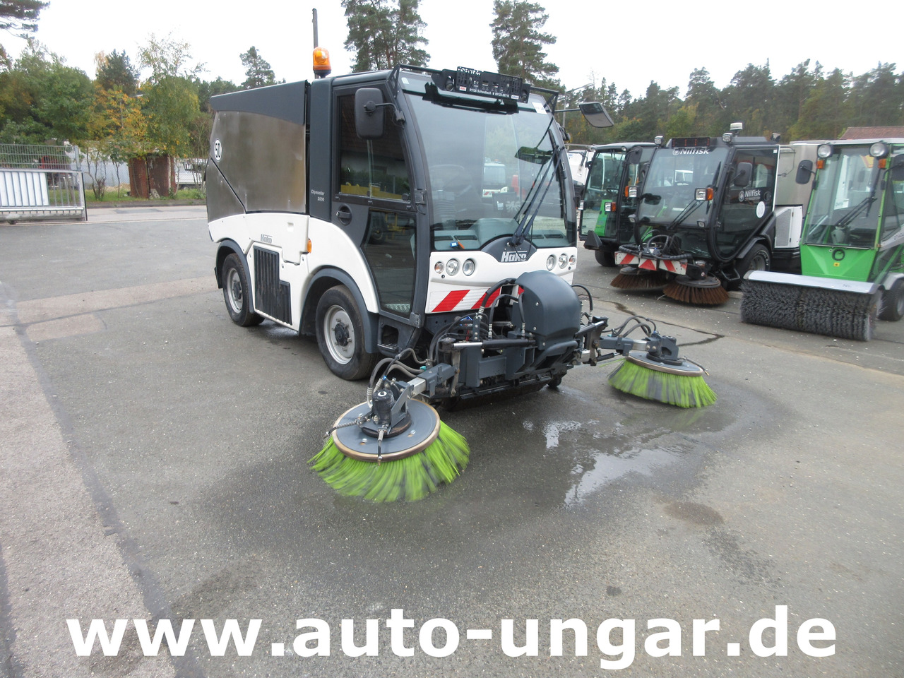 Hako Citymaster CM 2000 Kehrmaschine 4-Rad-Lenkung VW Diesel Motor - سياره كنس شوارع: صورة 1 Hako Citymaster CM 2000 Kehrmaschine 4-Rad-Lenkung VW Diesel Motor - سياره كنس شوارع: صورة 1