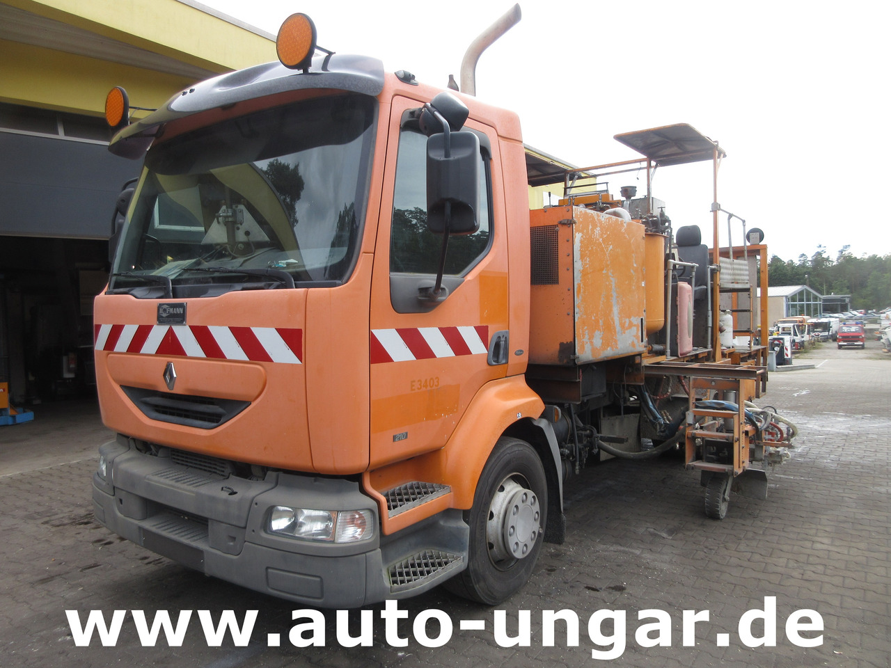 Hofmann H75 - 1000 Thermoplastic Roadmarking Machine Truck Mounted Hot Paint - آلة أسفلت: صورة 1 Hofmann H75 - 1000 Thermoplastic Roadmarking Machine Truck Mounted Hot Paint - آلة أسفلت: صورة 1