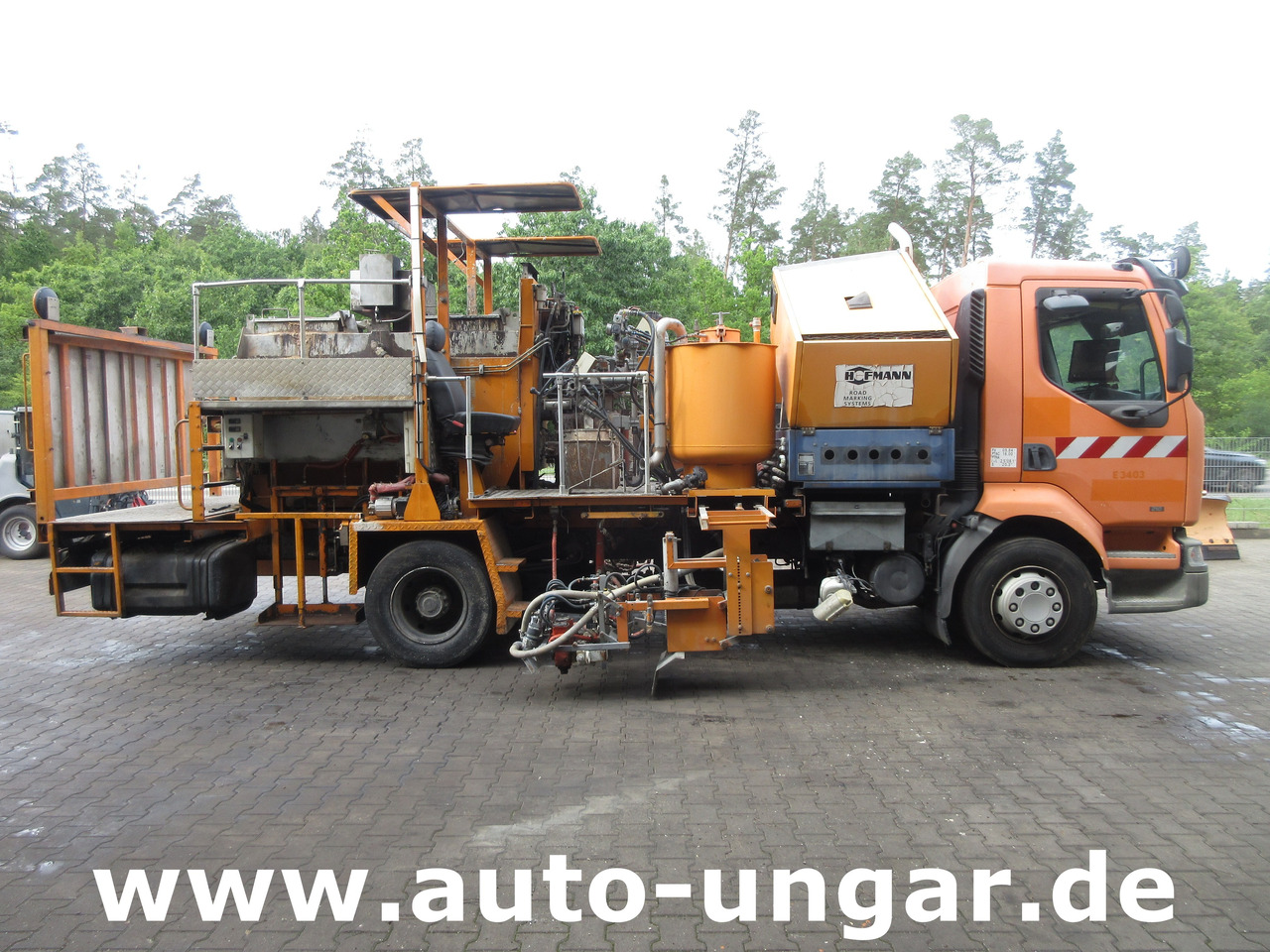 Hofmann H75 - 1000 Thermoplastic Roadmarking Machine Truck Mounted Hot Paint - آلة أسفلت: صورة 3 Hofmann H75 - 1000 Thermoplastic Roadmarking Machine Truck Mounted Hot Paint - آلة أسفلت: صورة 3