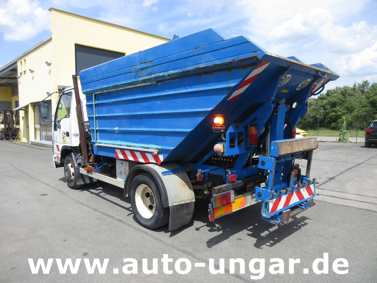 ISUZU NQR Smoother Q75 Y07 Müllwagen 8m³ TECNO 7.500kg Kipper Presse Lifter - شاحنة النفايات: صورة 4 ISUZU NQR Smoother Q75 Y07 Müllwagen 8m³ TECNO 7.500kg Kipper Presse Lifter - شاحنة النفايات: صورة 4