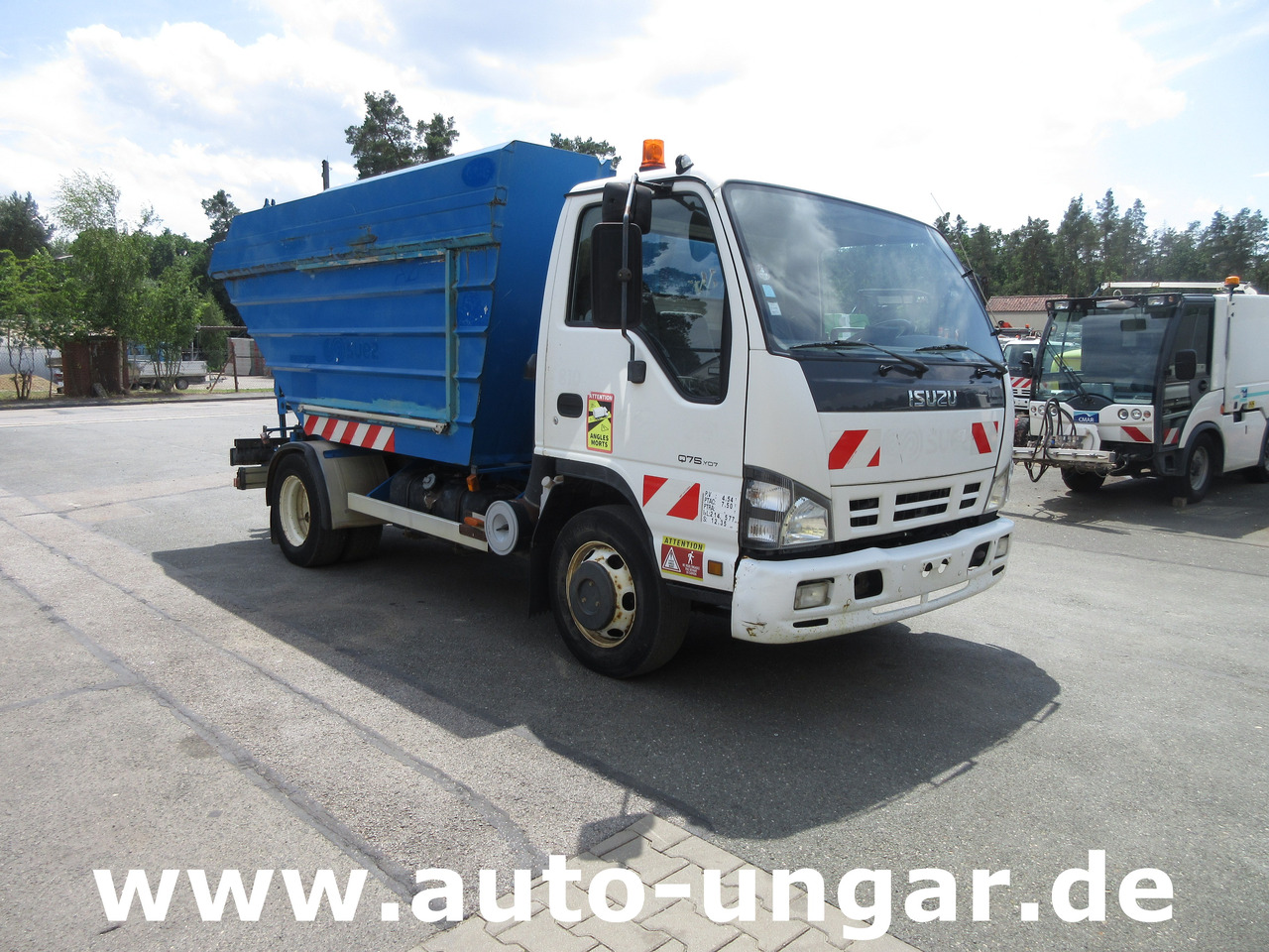 ISUZU NQR Smoother Q75 Y07 Müllwagen 8m³ TECNO 7.500kg Kipper Presse Lifter - شاحنة النفايات: صورة 1 ISUZU NQR Smoother Q75 Y07 Müllwagen 8m³ TECNO 7.500kg Kipper Presse Lifter - شاحنة النفايات: صورة 1
