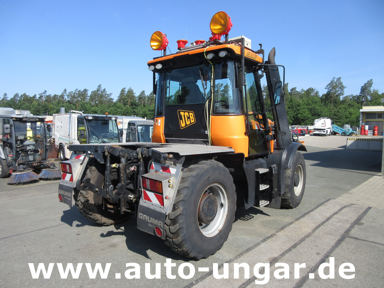 JCB Landpower Fastrac HMV 3200 Bj. 2009 80km/h 4x4 2x PTO 195PS - جرار: صورة 2 JCB Landpower Fastrac HMV 3200 Bj. 2009 80km/h 4x4 2x PTO 195PS - جرار: صورة 2
