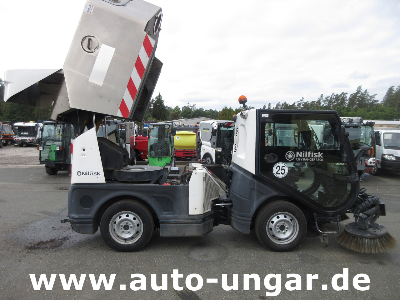 سياره كنس شوارع Nilfisk CR3500 CityRanger Schmidt Flexigo Multigo 4x4 Kehrmaschine Geräteträger: صورة 12