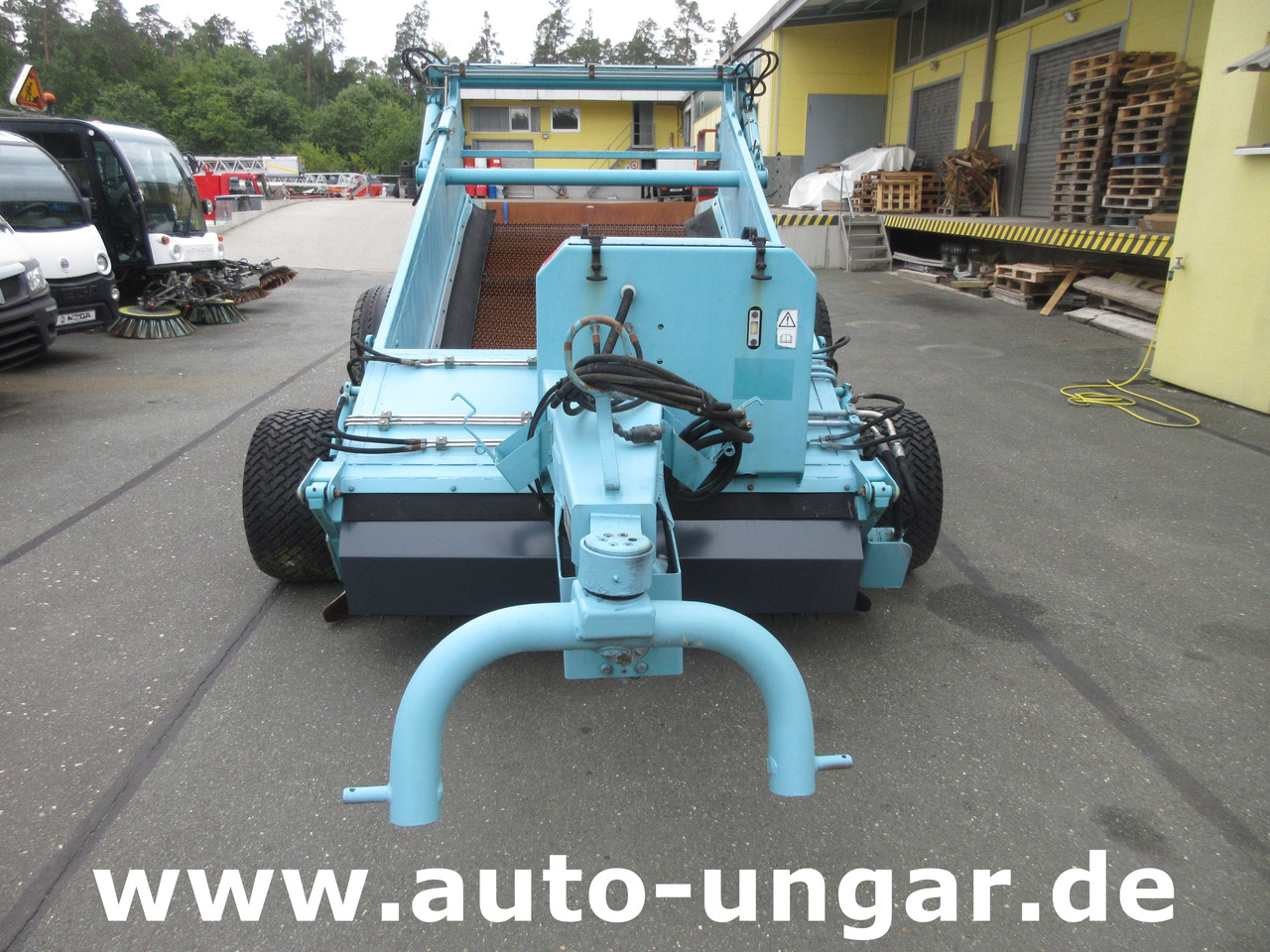 Pistenbully BeachTech STR 2000 BeachCleaner Strandreiniger чистач на плажа - آلية المنفعة/ مركبة خاصة: صورة 3 Pistenbully BeachTech STR 2000 BeachCleaner Strandreiniger чистач на плажа - آلية المنفعة/ مركبة خاصة: صورة 3