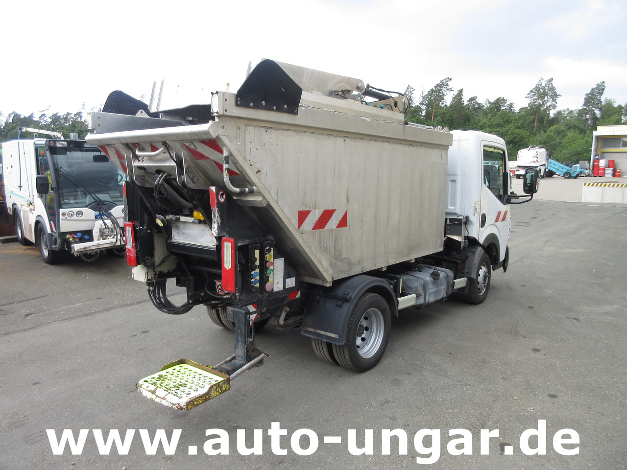 RENAULT Maxity 3.500kg Faun Provence Benne Müllwagen 5m³ Alumulde mit Presse - شاحنة النفايات: صورة 5 RENAULT Maxity 3.500kg Faun Provence Benne Müllwagen 5m³ Alumulde mit Presse - شاحنة النفايات: صورة 5