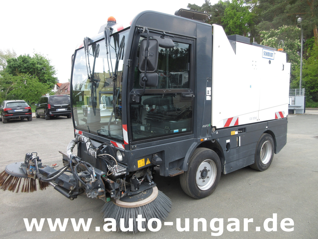 Schmidt Cleango 500 CS556 Euro 6 mit Wildkrautbesen Kehrmaschine aus 1. Hand - سياره كنس شوارع: صورة 3 Schmidt Cleango 500 CS556 Euro 6 mit Wildkrautbesen Kehrmaschine aus 1. Hand - سياره كنس شوارع: صورة 3