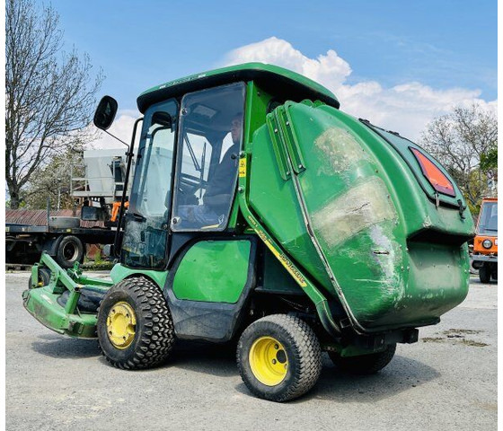 John Deere 1565 Serie II 4WD + MCS 600H - جزازة أعشاب الحدائق: صورة 3 John Deere 1565 Serie II 4WD + MCS 600H - جزازة أعشاب الحدائق: صورة 3