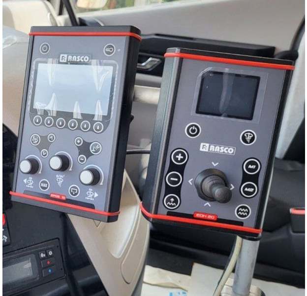 RASCO Solid LLB 4500 (+Kubota diesel) - مفرشة الرمل/ الملح: صورة 4 RASCO Solid LLB 4500 (+Kubota diesel) - مفرشة الرمل/ الملح: صورة 4