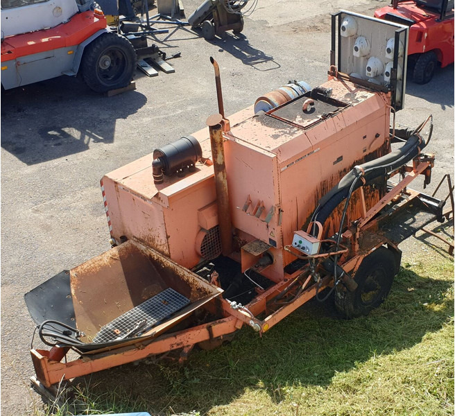 Strassmayr Patchmatic STP 1008 (incomplete! nicht/nie-komplet - آلة أسفلت: صورة 2 Strassmayr Patchmatic STP 1008 (incomplete! nicht/nie-komplet - آلة أسفلت: صورة 2