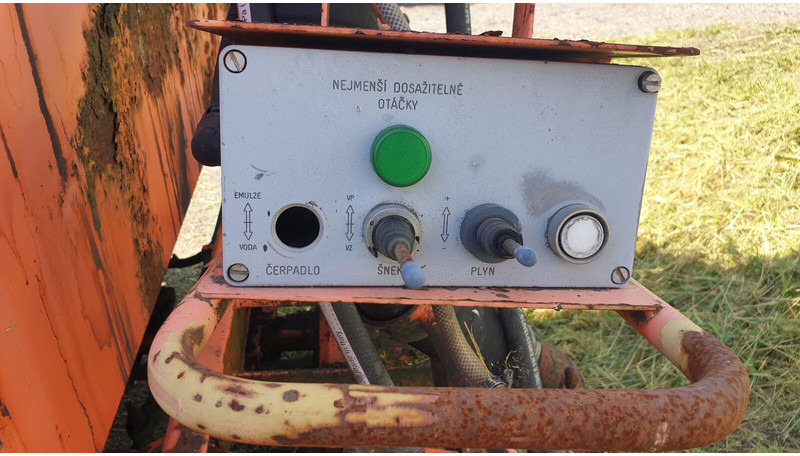 Strassmayr Patchmatic STP 1008 (incomplete! nicht/nie-komplet - آلة أسفلت: صورة 5 Strassmayr Patchmatic STP 1008 (incomplete! nicht/nie-komplet - آلة أسفلت: صورة 5