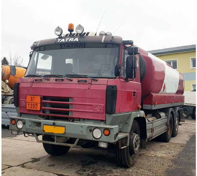 Tatra 6x6 T815 ADR 17m3 - شاحنة صهريج: صورة 2 Tatra 6x6 T815 ADR 17m3 - شاحنة صهريج: صورة 2