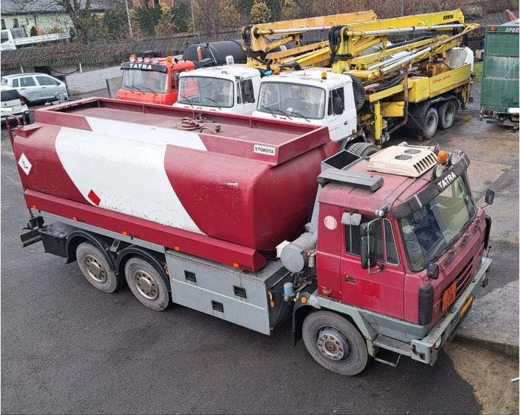 Tatra 6x6 T815 ADR 17m3 - شاحنة صهريج: صورة 1 Tatra 6x6 T815 ADR 17m3 - شاحنة صهريج: صورة 1