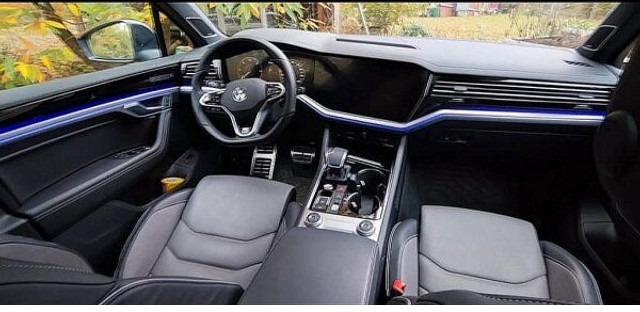 Volkswagen Touareg 3.0 TDi R-line 4-motion - سيارة: صورة 4 Volkswagen Touareg 3.0 TDi R-line 4-motion - سيارة: صورة 4