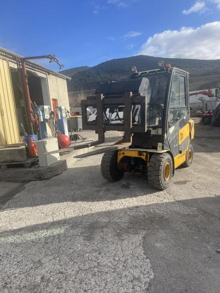 JCB TLT30D - رافعة شوكية ديزل: صورة 1 JCB TLT30D - رافعة شوكية ديزل: صورة 1