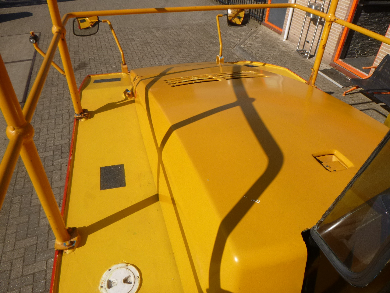 مدحلة هوائية DYNAPAC CP215(HITACHI): صورة 13 مدحلة هوائية DYNAPAC CP215(HITACHI): صورة 13