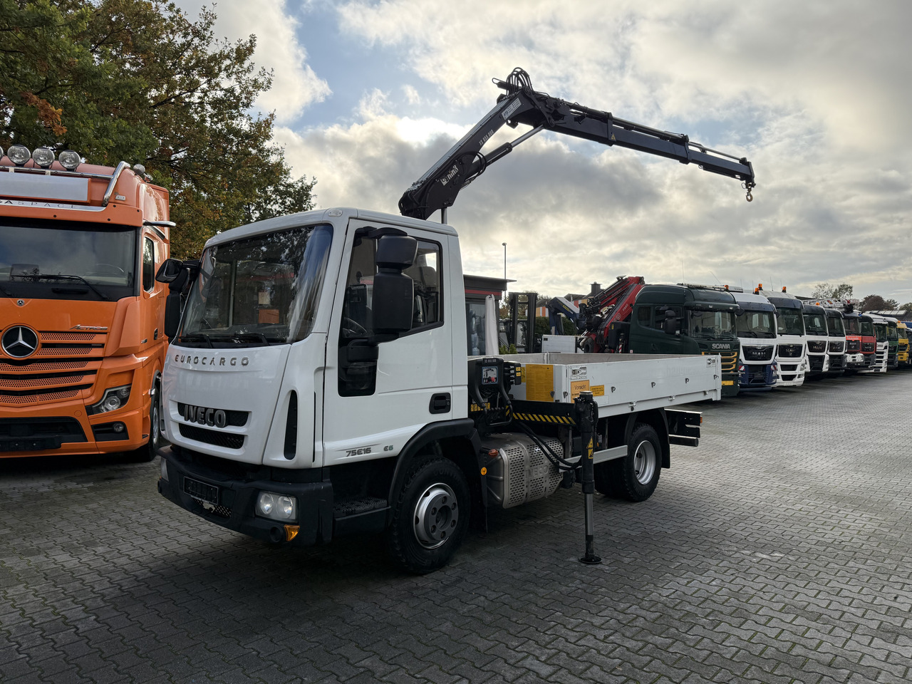 Iveco EuroCargo 75E16 Kran Hiab 055-2 - شاحنة كرين, شاحنات مسطحة: صورة 1 Iveco EuroCargo 75E16 Kran Hiab 055-2 - شاحنة كرين, شاحنات مسطحة: صورة 1