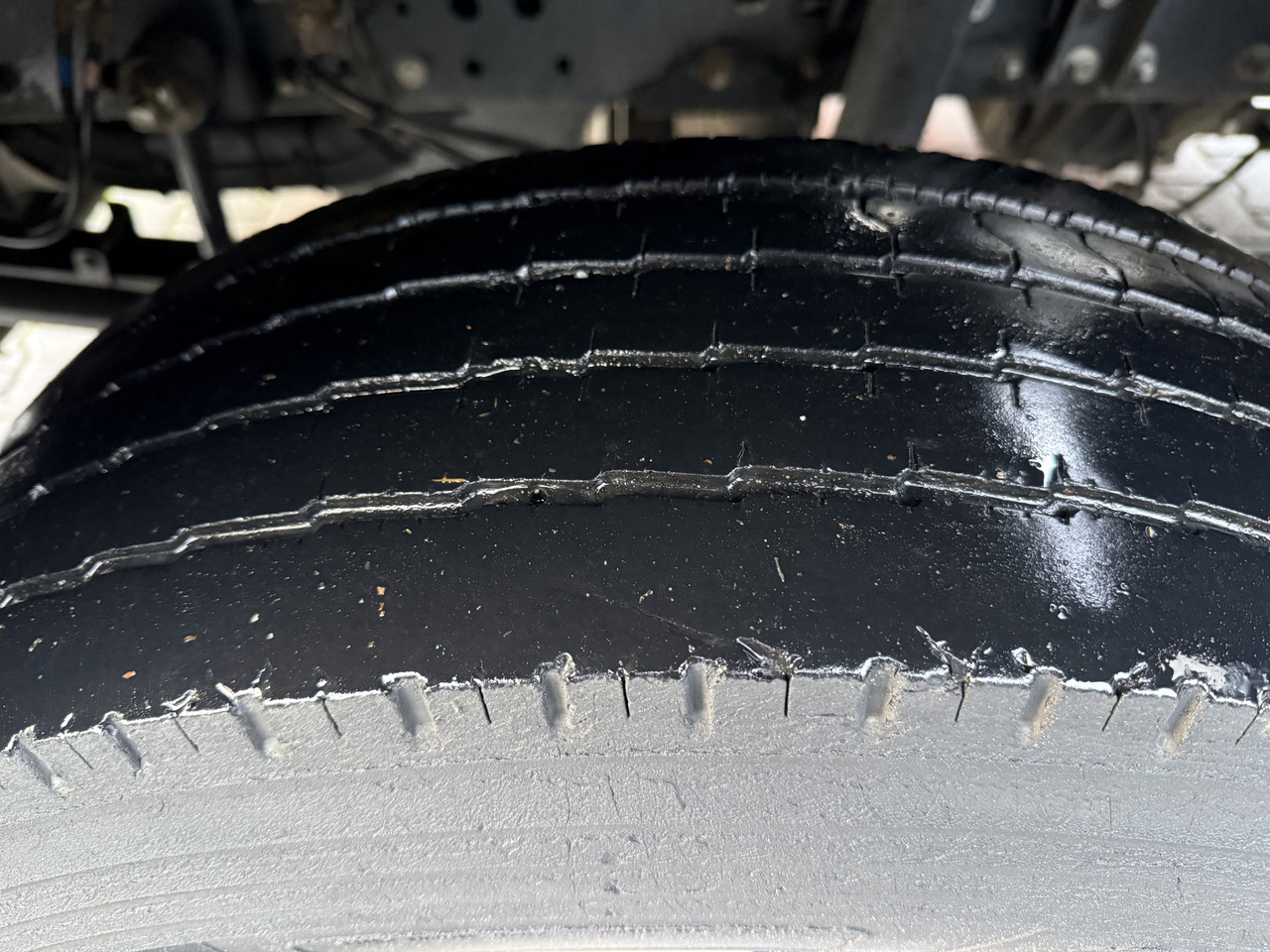 Iveco EuroCargo 80E22 Kran HMF 735 bis 15 Meter - شاحنة كرين, شاحنات مسطحة: صورة 3 Iveco EuroCargo 80E22 Kran HMF 735 bis 15 Meter - شاحنة كرين, شاحنات مسطحة: صورة 3