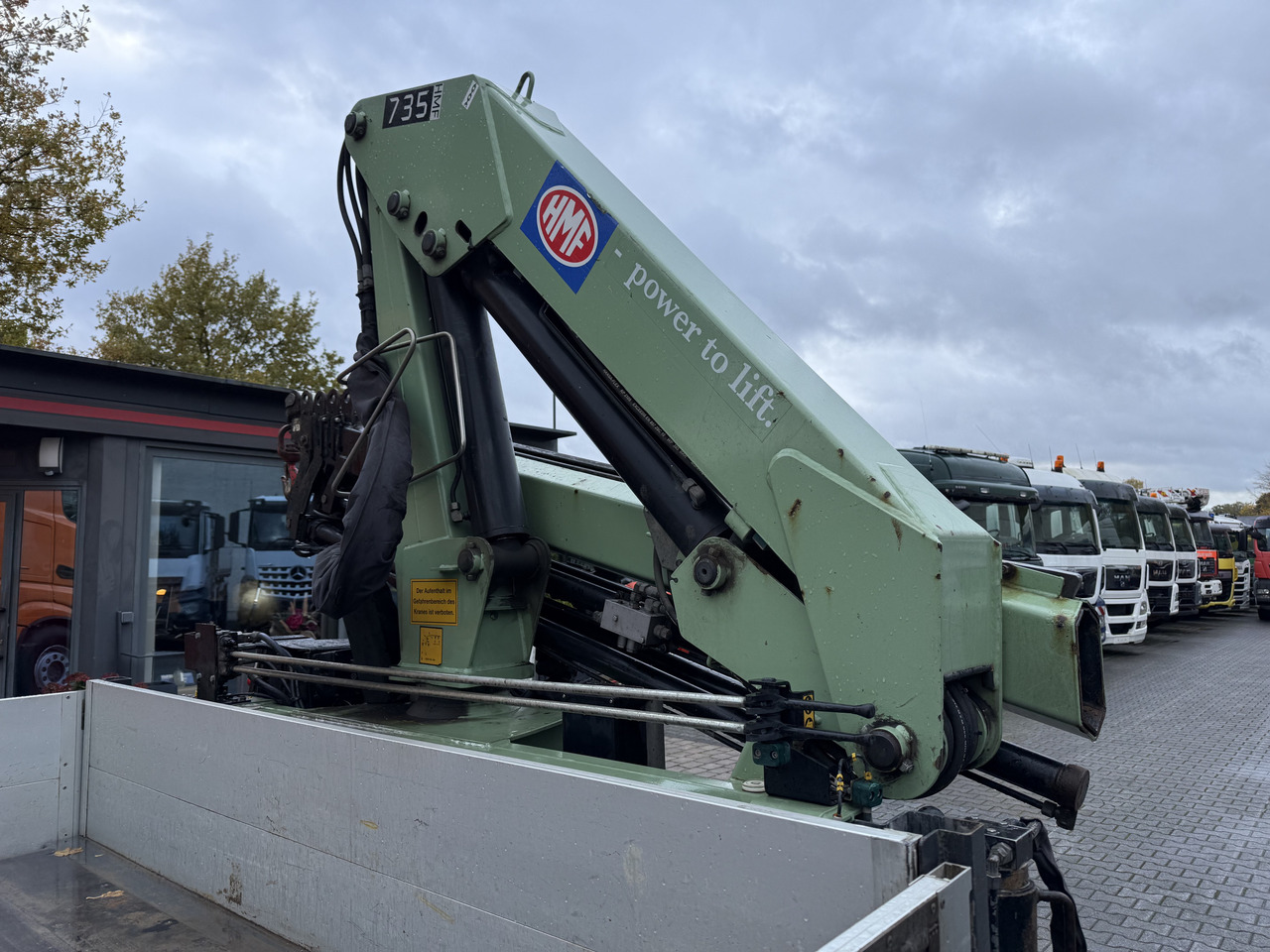 Iveco EuroCargo 80E22 Kran HMF 735 bis 15 Meter - شاحنة كرين, شاحنات مسطحة: صورة 4 Iveco EuroCargo 80E22 Kran HMF 735 bis 15 Meter - شاحنة كرين, شاحنات مسطحة: صورة 4