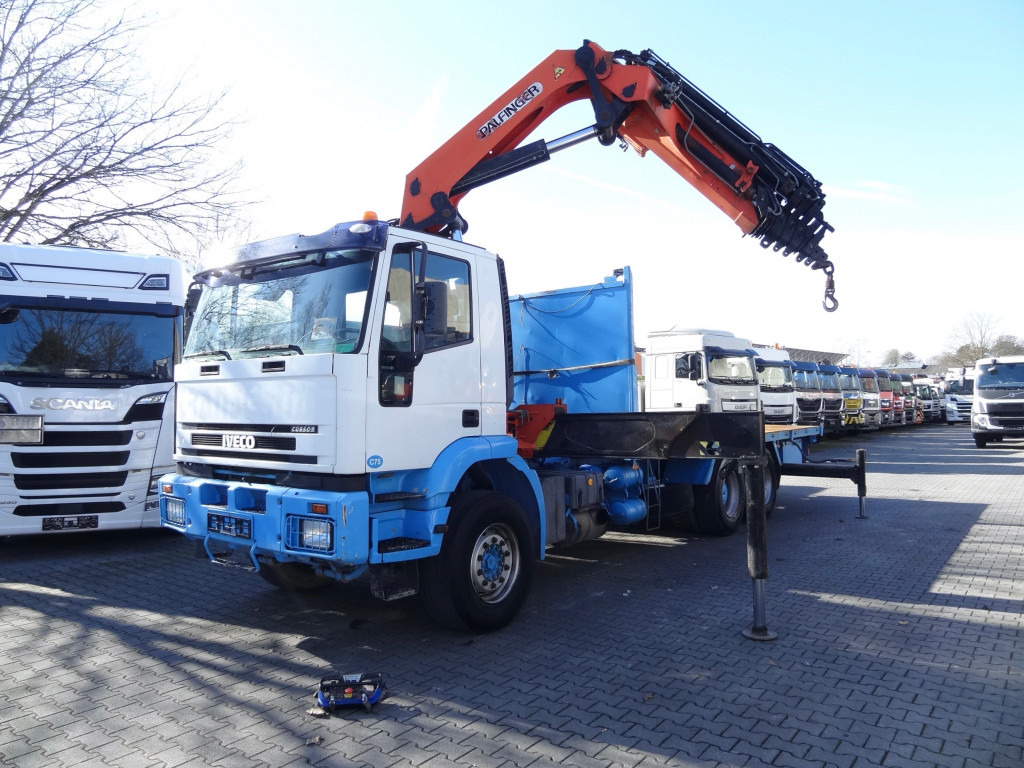 Iveco EuroTrakker 260E31 6X4 Palfinger 36002 - شاحنات مسطحة, شاحنة كرين: صورة 1 Iveco EuroTrakker 260E31 6X4 Palfinger 36002 - شاحنات مسطحة, شاحنة كرين: صورة 1