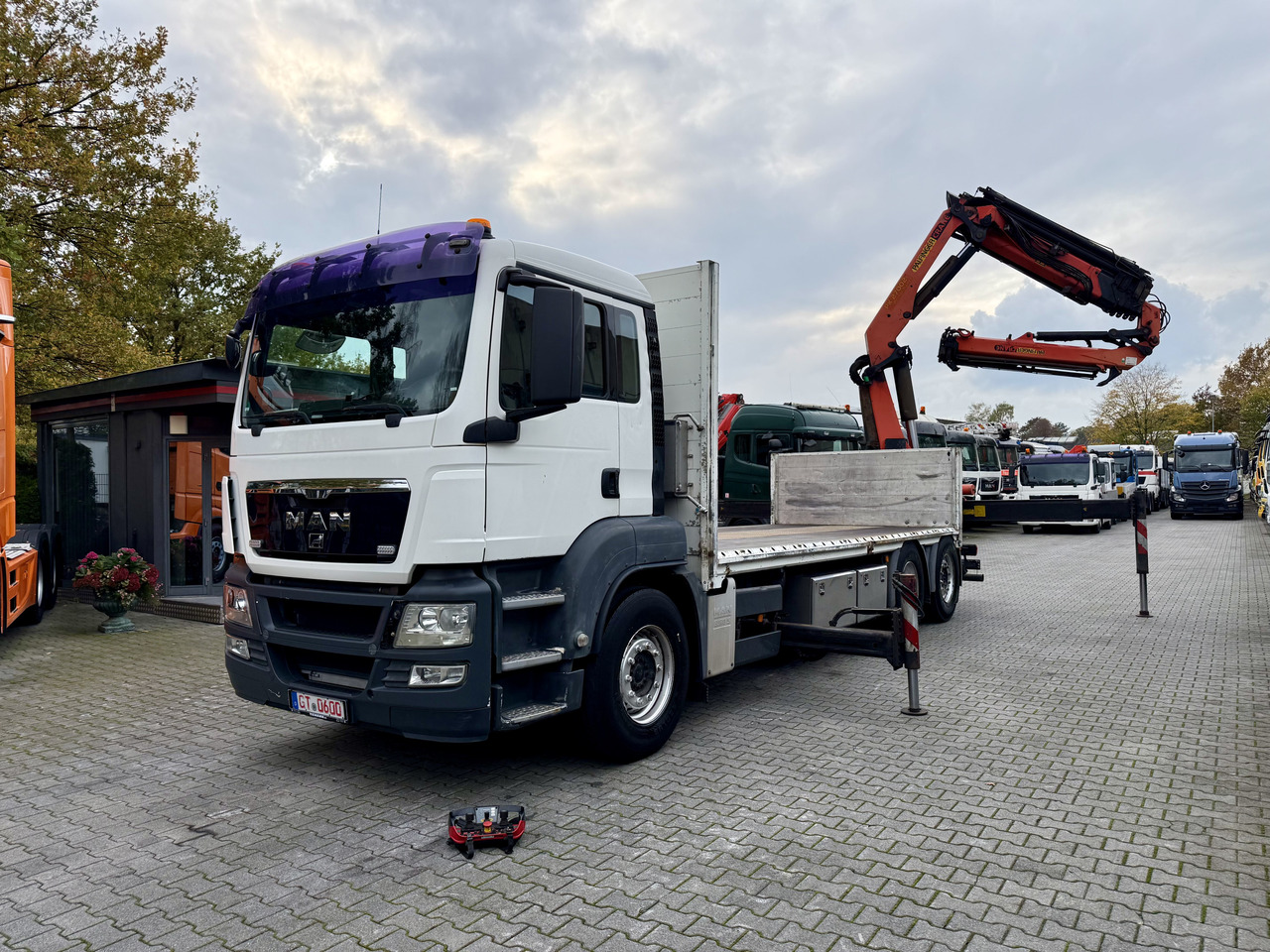 MAN TGS 26.360 6X2 Palfinger 27002 bis 26.5 Meter - شاحنات مسطحة, شاحنة كرين: صورة 1 MAN TGS 26.360 6X2 Palfinger 27002 bis 26.5 Meter - شاحنات مسطحة, شاحنة كرين: صورة 1
