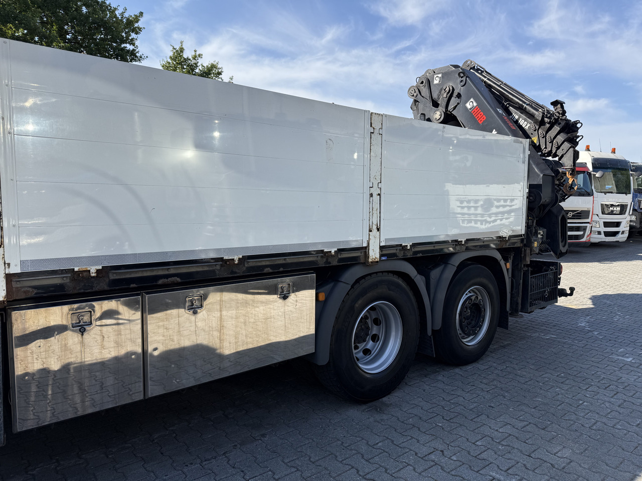 MAN TGX 26.480 6X2 Hiab 422 Bj 2017 bis 30 Meter - شاحنة كرين, شاحنات مسطحة: صورة 4 MAN TGX 26.480 6X2 Hiab 422 Bj 2017 bis 30 Meter - شاحنة كرين, شاحنات مسطحة: صورة 4