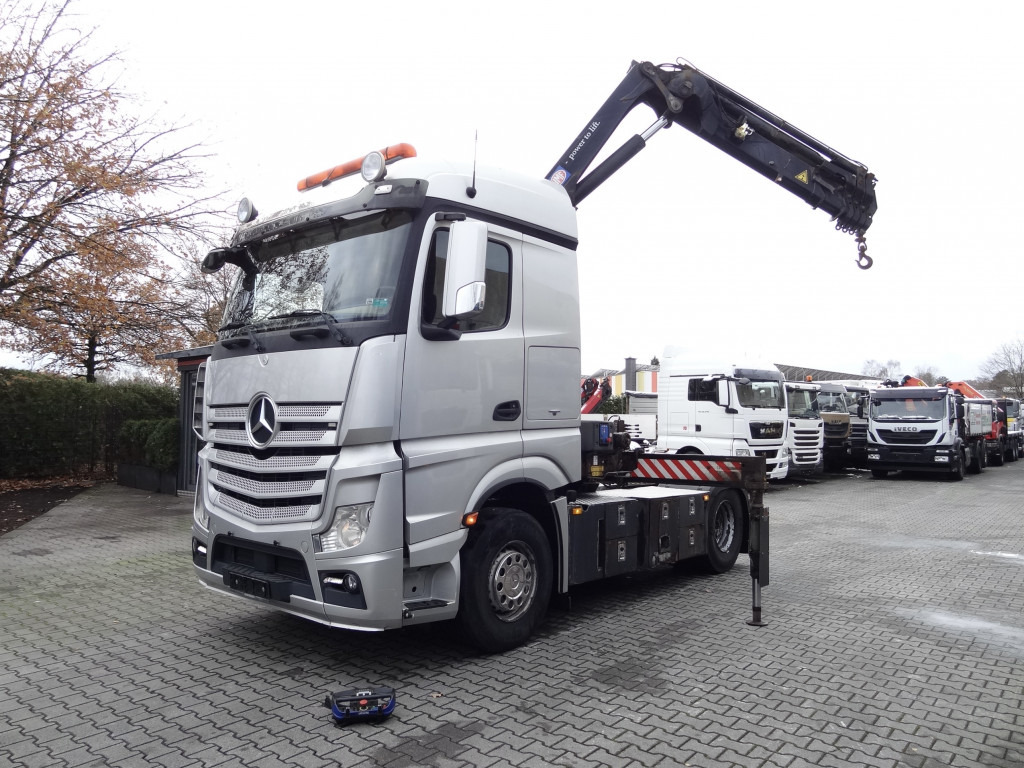 Mercedes-Benz Actros 1842LS Kran HMF 2020 bis 18 Meter - شاحنة كرين, وحدة جر: صورة 1 Mercedes-Benz Actros 1842LS Kran HMF 2020 bis 18 Meter - شاحنة كرين, وحدة جر: صورة 1