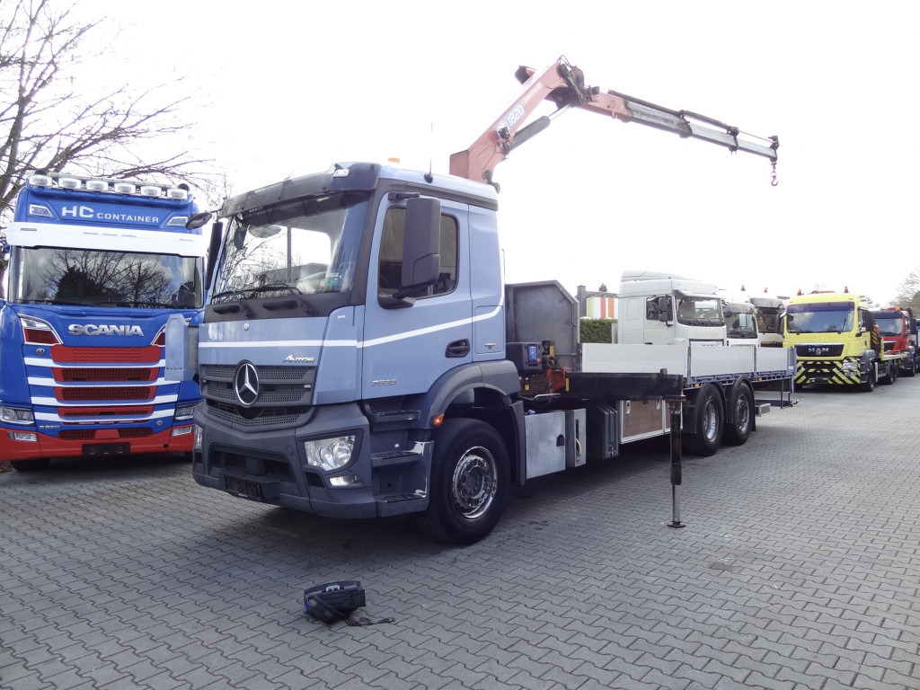 Mercedes-Benz Actros 2533 6X2 HMF 1820 Langmaterial - شاحنات مسطحة, شاحنة كرين: صورة 1 Mercedes-Benz Actros 2533 6X2 HMF 1820 Langmaterial - شاحنات مسطحة, شاحنة كرين: صورة 1